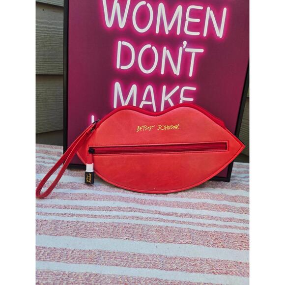 Betsey Johnson Handbags - Betsey Johnson Red Lips Clutch Flat Wristlet Wallet Lipstick Zipper